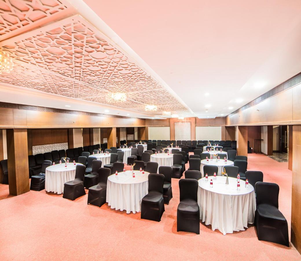 Clarion Hotel President Chennai Exterior photo
