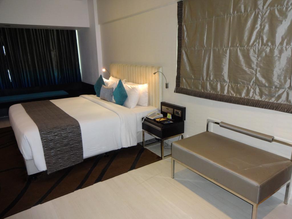 Clarion Hotel President Chennai Exterior photo