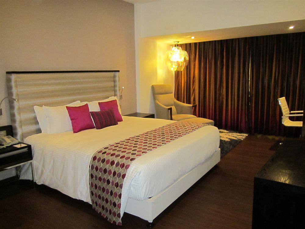 Clarion Hotel President Chennai Exterior photo